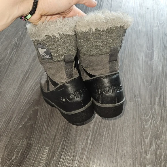 Sorel Grey Boots - Picture 4 of 6